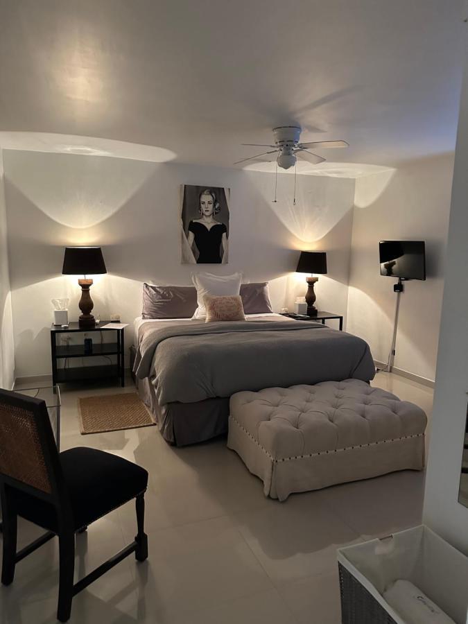 Pied-A-Terre Center Of Tijuana Apartment ภายนอก รูปภาพ